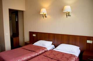 Гостиница Грейс Наири Сочи Стандартный двухместный номер с 1 кроватью или 2 отдельными кроватями и балконом-5