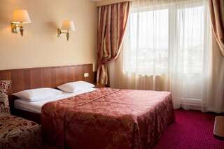 Гостиница Грейс Наири Сочи Стандартный двухместный номер с 1 кроватью или 2 отдельными кроватями и балконом-1